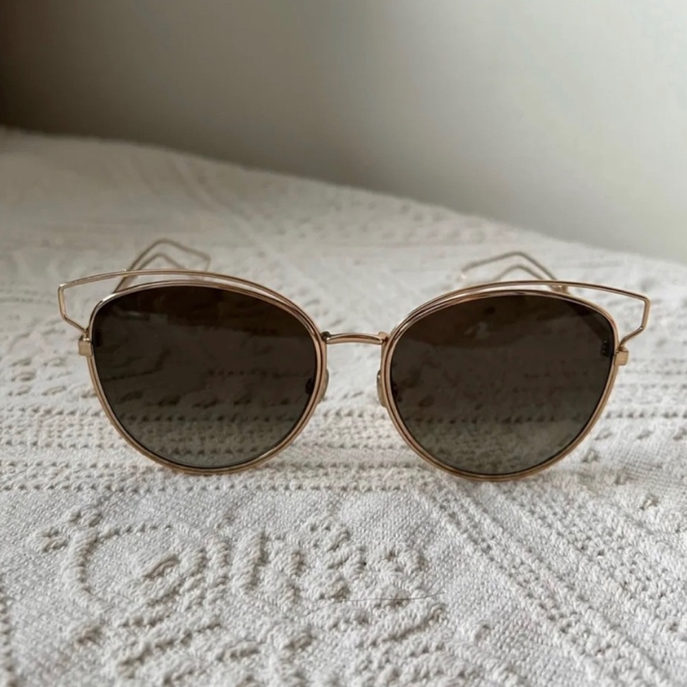CHRISTIAN DIOR - AVIATOR SUNGLASSES WITH GOLD FRAME